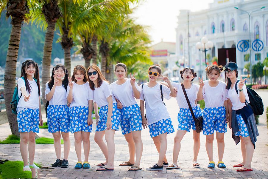 quần đồng phục đi biển